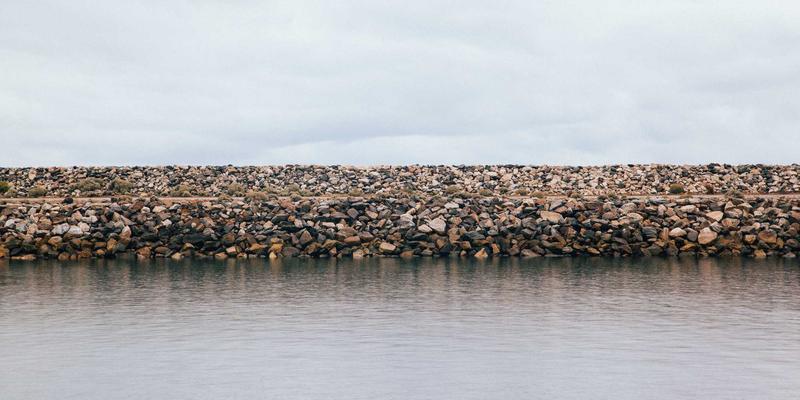 守护挺拔未来：儿童青少年脊柱侧弯的早期筛查与家庭矫正训练指南