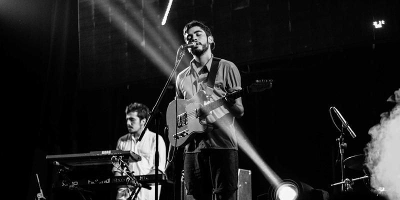 守护挺拔未来：青少年脊柱侧弯的早期发现、非手术治疗与家庭康复训练全指南